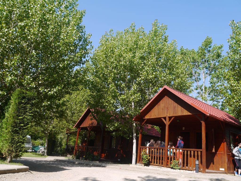 Camping Riera Merles Borreda Ngoại thất bức ảnh
